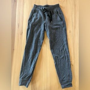 Lululemon Women’s Joggers size 4 Heather Navy